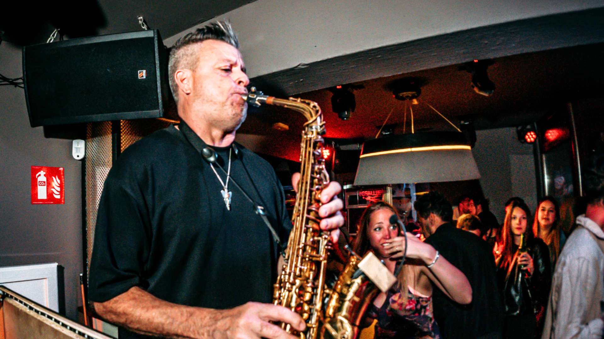 Raúl Martínez Saxo. Saxofonista Profesional para eventos privados.
